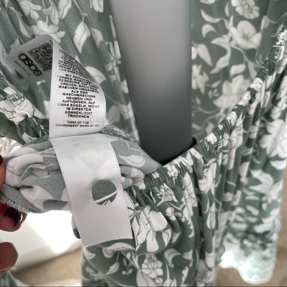 ASOS Design Fluted Sleeve Open Back Skater Mini Dress With Floral Print SZ US 0 - Picture 10 of 12